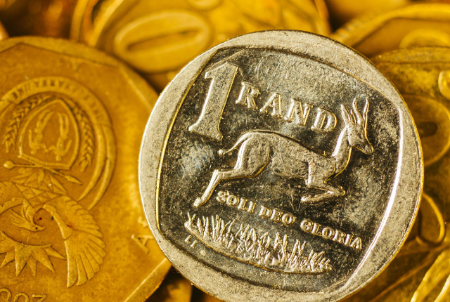 MacroClearing's tweet photo. Rand’s strong run expected to continue despite ongoing unrest.
#SouthAfrica #economy 
https://t.co/yWfRpqqETR https://t.co/ptA3ioKX4x