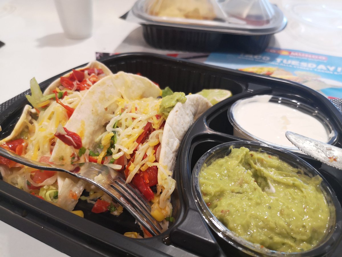 ZinvolReizen's tweet photo. Het is Taco Mundo geworden. . Dat soort lekkers hebben we niet in Almelo!!
Werken over de grens heeft zo zijn voordelen!
#politie #TacoMundo #Food https://t.co/XSBr4xClrq