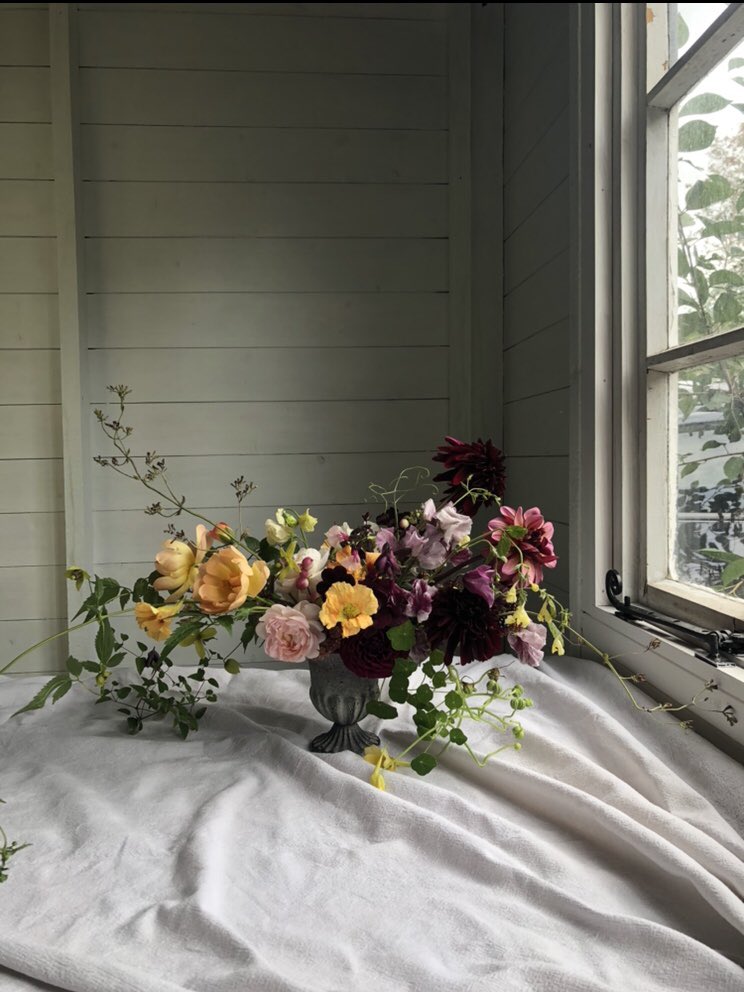 Trying out a new spot

#newspot #flowers #weddingflowers #tablecentres #yorkshireweddingflorist #yorkshireflorist #weddings #flowerworkshop