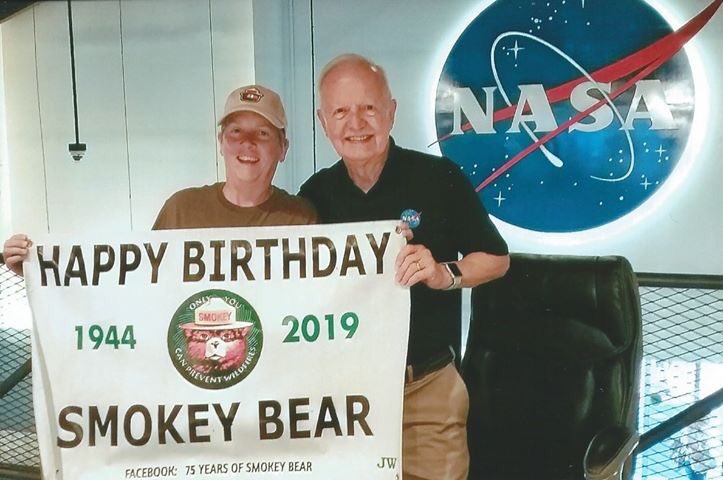 smokey_bear's tweet image. My 75th birthday was out of this world! Just ask @NASA #Astronaut John-David Bartoe who celebrated my birthday in August with my friend Julie Snyder. I&apos;ll be celebrating the rest of the year! To find an event near you on planet Earth, visit SmokeyBear75th.org #SmokeyBear75
