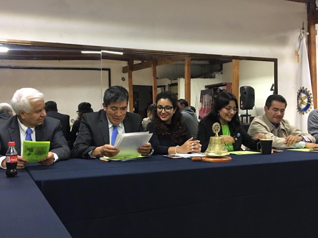 Claus_MP's tweet photo. Excelente sesión Rotaria con una plática sobre concientización ambiental y nuestra huella en el planeta.
Muchas gracias a mi club por la sorpresa del festejo!!! #Rotary #RotaryConectaAlMundo https://t.co/GUZzExitR1