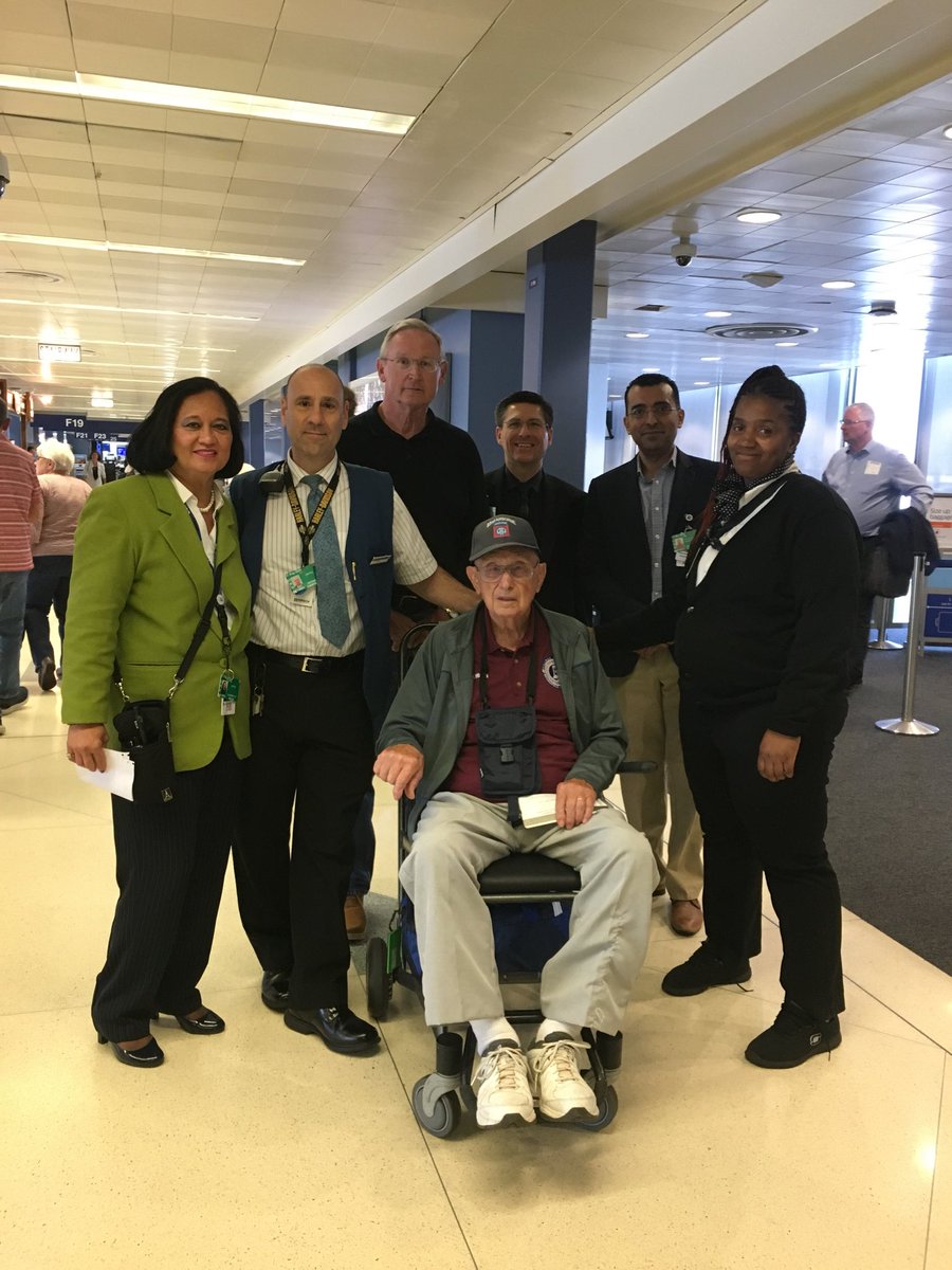 Beth01416313's tweet photo. T2 welcome World War 2 veteran Hughes Wallace!!!!
⁦@weareunited⁩ ⁦@mcgrath_jonna⁩ ⁦@MikeHannaUAL⁩ https://t.co/yKm1HxUhc9