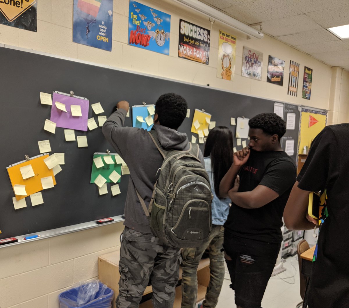 MsE_LCB's tweet photo. Using #StudySkills to talk about taking responsibility for our learning! We began by discussing what these terms mean to us personally in a #GalleryWalk.

#oneCCPS #LCBird #BeTheU #AVID #SkyhawkStrong #SkyhawkPride https://t.co/BdeGEdAqoZ