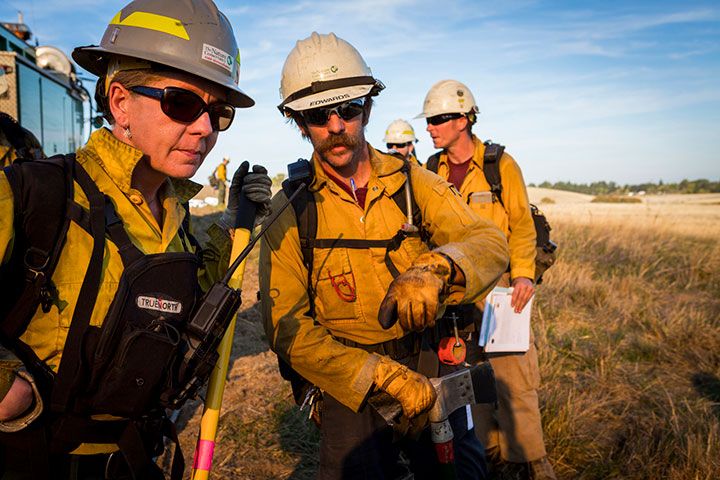 'In 2015, she accepted a position as fire manager for The Nature Conservancy in Oregon and Washington. ' #firefigther #wilandfirefighters #fire #wildfire #satellite #smoke
Listen to the #podcast episode here: anchor.fm/talkingforests…
Photo Credit: The Nature Conservancy