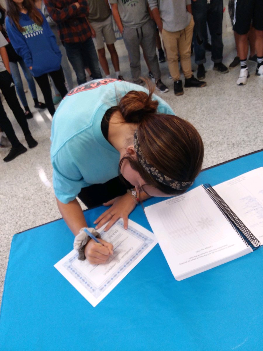 PEERSFdn's tweet photo. Thank you to @StateFarm for helping us share our distracted driving prevention program with Carroll High School in Fort Wayne, Indiana. We had a great time spreading the message of safe driving habits with the students! #Drive2N2 @SF_JimSlaven https://t.co/UVaxCz2MID
