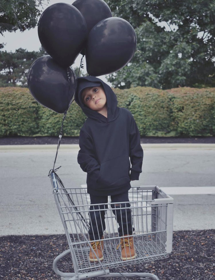 _Jordan116_'s tweet photo. My friend’s son is a huge fan of @nfrealmusic 

So they did a photo shoot from #Thesearch https://t.co/z8D13fxiQP