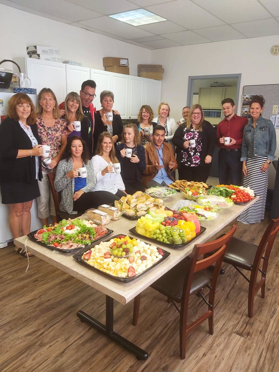 magic1061's tweet photo. Find yourself someone that looks at you like Brent looks at food! Huge congratulations to the very first recipients of a delicious lunch courtesy of @LongosMarkets Guelph! #thelunchbunch #yourmusicatwork https://t.co/ueQYCm45X6