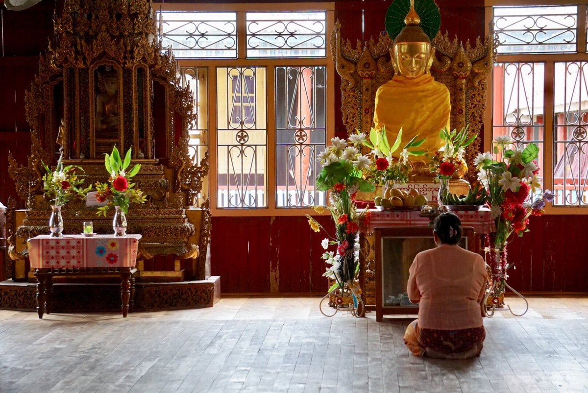 El lago Inle, en las montañas del Estado Shan, al este de #Myanmar, es un paraíso natural: vida tan anónima como auténtica, aire fresco, pura calma y rutinas repletas de historia. 🌱