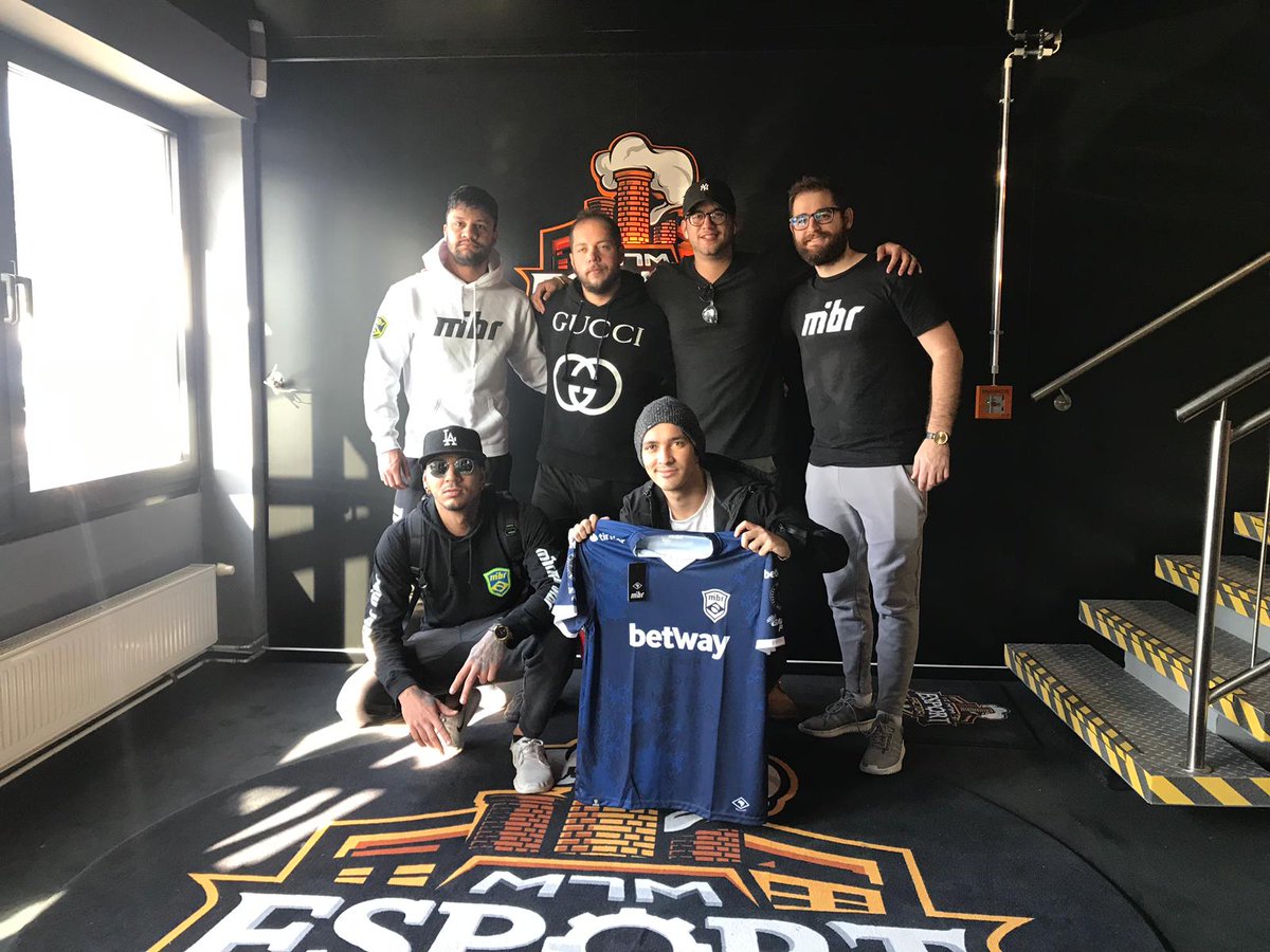 Muito obrigado por essa semana de bootcamp @EsportFactoryDE, partimos para a Rússia preparados! Big thank you to @EsportFactoryDE for the bootcamp week, we leave to Russia feeling good and prepared! ✈️🇷🇺 #SomosMIBR