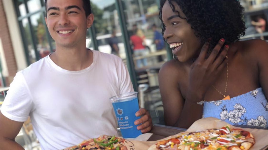 DellsPizzaLab's tweet image. Who knows how many more warm, sunny days we’ll get before #Wisconsin winter takes over. Don’t waste it!!! Come enjoy this beautiful weather with #Pizza on the Patio! 🍕☀️🍺 

#WisconsinDells #BestVeganWisconsin 
#BuildABetterPizza