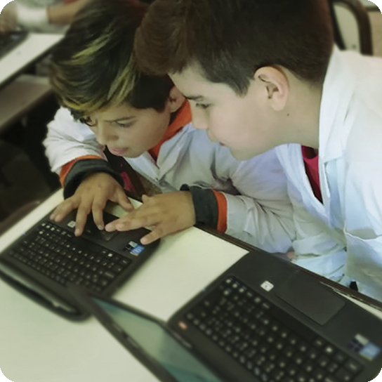 DTE_BA's tweet photo. 👩💻El 13/9 es el #DíaDelProgramador y desde @BAConectado compartimos la propuesta #ProgramoMiLugar para que estudiantes de escuelas primarias y secundarias de @BAeducacion animen con Scratch un espacio destacado de su ciudad 🏙🛣️🌅✅Mirá de qué se trata👉https://t.co/Suk1vEiHic https://t.co/IfEGR8Gu4Z