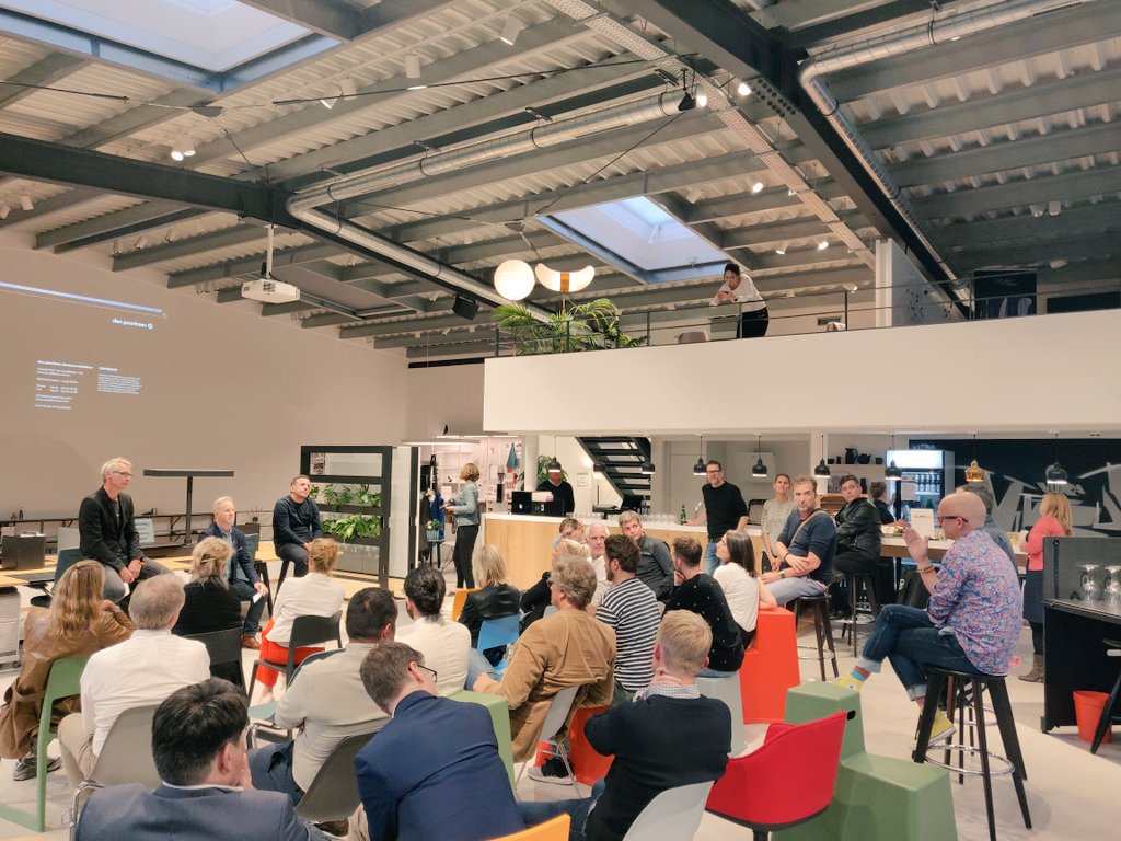 HoBBtweets's tweet photo. How can we purposefully design boredom and active contemplating to let creativity emerge for #JoyinTech? Discussing about #experienceeconomy, our decreasing attention span, and constant desire to be entertained.
#ChambersofBB #Hamburg @INDEEDinnovates #House19 https://t.co/hzRnzuiBIP
