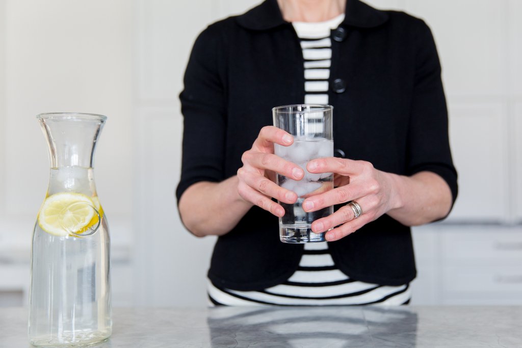 onetwopunchbook's tweet image. Drink your water!!! I have a liter pink water bottle, cuz I'm a guzzler, like the color pink, and don't mind it room temp. And yes, I've used just about EVERY kind of restroom there is! How do you like your water? 

#water #waterbottle #restoom #lotsofpeeing