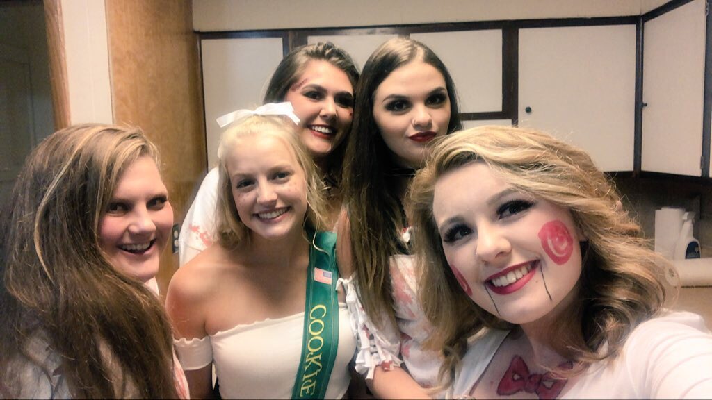 MikaylaSites1's tweet photo. I went Greek because I wanted to be more involved around campus and the community. By joining, I have gained the most beautiful sisters, awesome brother frat, friendships, and leadership skills. You won’t regret joining Greek Life. #GoGreekAB #GoPKD #GoEpsilon ❤️ https://t.co/jcZxQGFv5Y