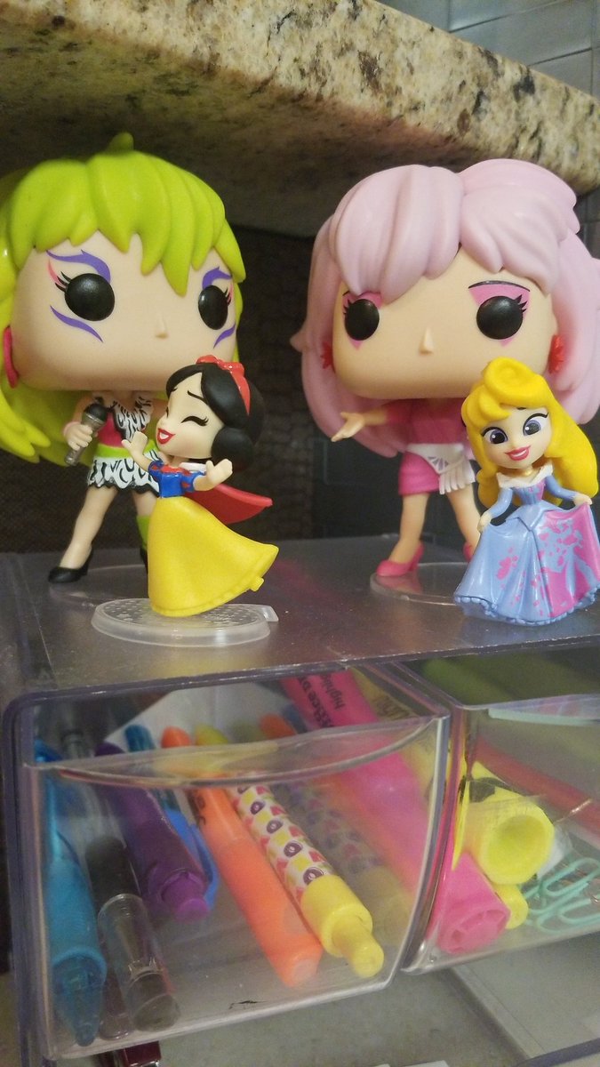 bettie_hotcakes's tweet photo. Finally found Snow @amymebberson.. I may have bought a *few* 😳 #pocketprincess #Jemandtheholograms https://t.co/Y6AJWMa4mg