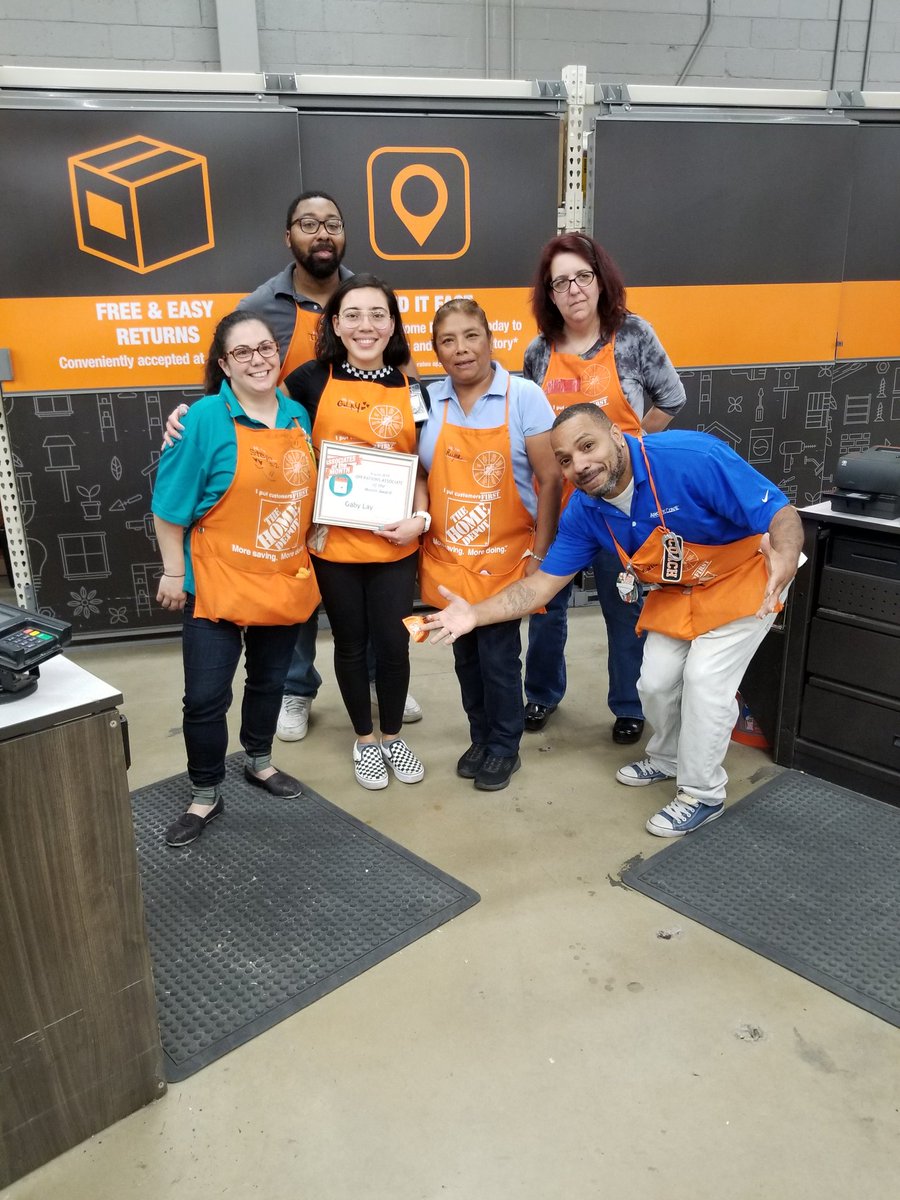 NancyASDS4617's tweet photo. Congratulations Gaby associate of the month.  Thank you for always taking care of the customer.  @AnnaTHD4617 @kattyniner @AndreOParkes @lydia_addis https://t.co/MzmwKX3e2b