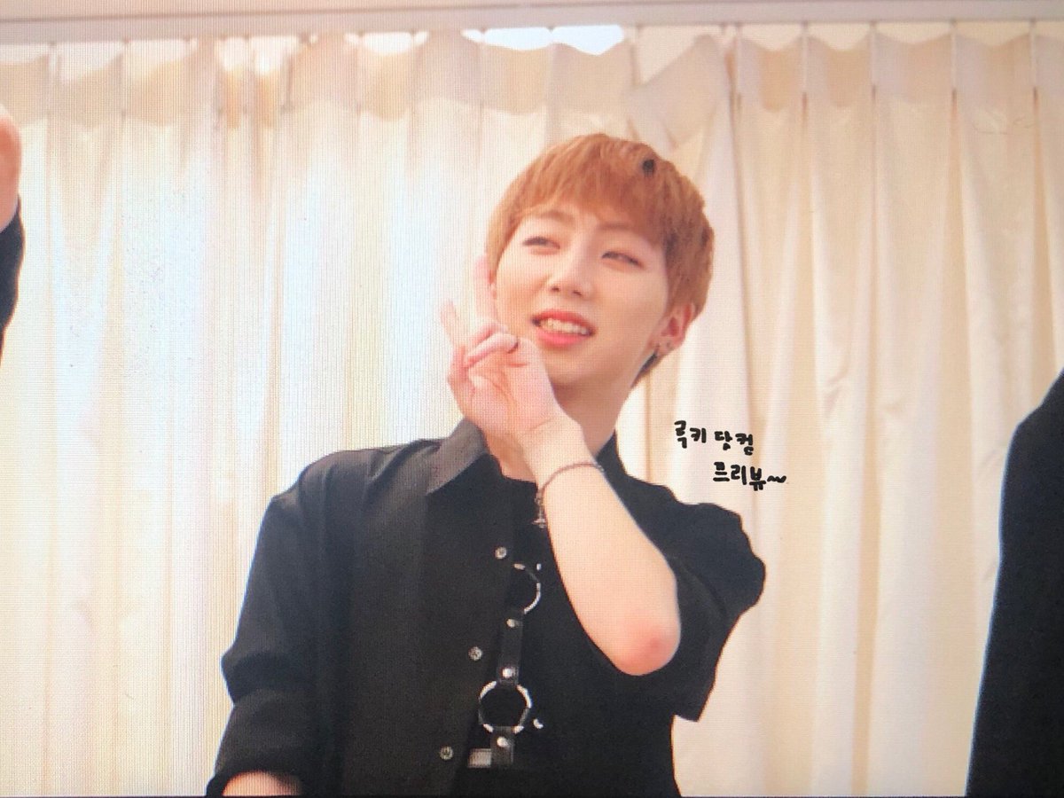 20010419_com's tweet photo. 190910 포토타임 프리뷰

🥰

#BIT #비아이티 #Rookie #루키 #ルキ #정현석 @BIT5_official https://t.co/DP8bA1fQvZ