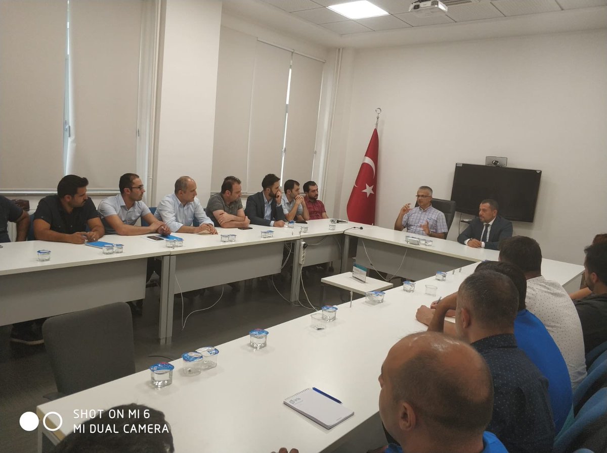 yusufkaplan44's tweet photo. Yönetim Tecrübeleri etkinliğimizde, BİLSAM YK Bşk. Prof.Dr. İbrahim Gezer’i konuk ettik.
İşletme kültürü,yönetim ve organizasyon konusunda tarihi örneklerle zenginleştirdiği söyleşi ve değerli vakitlerini ayırdığı için Hocamıza çok teşekkür ederim. @ibrahimgezer44 https://t.co/i8PnD6lssk