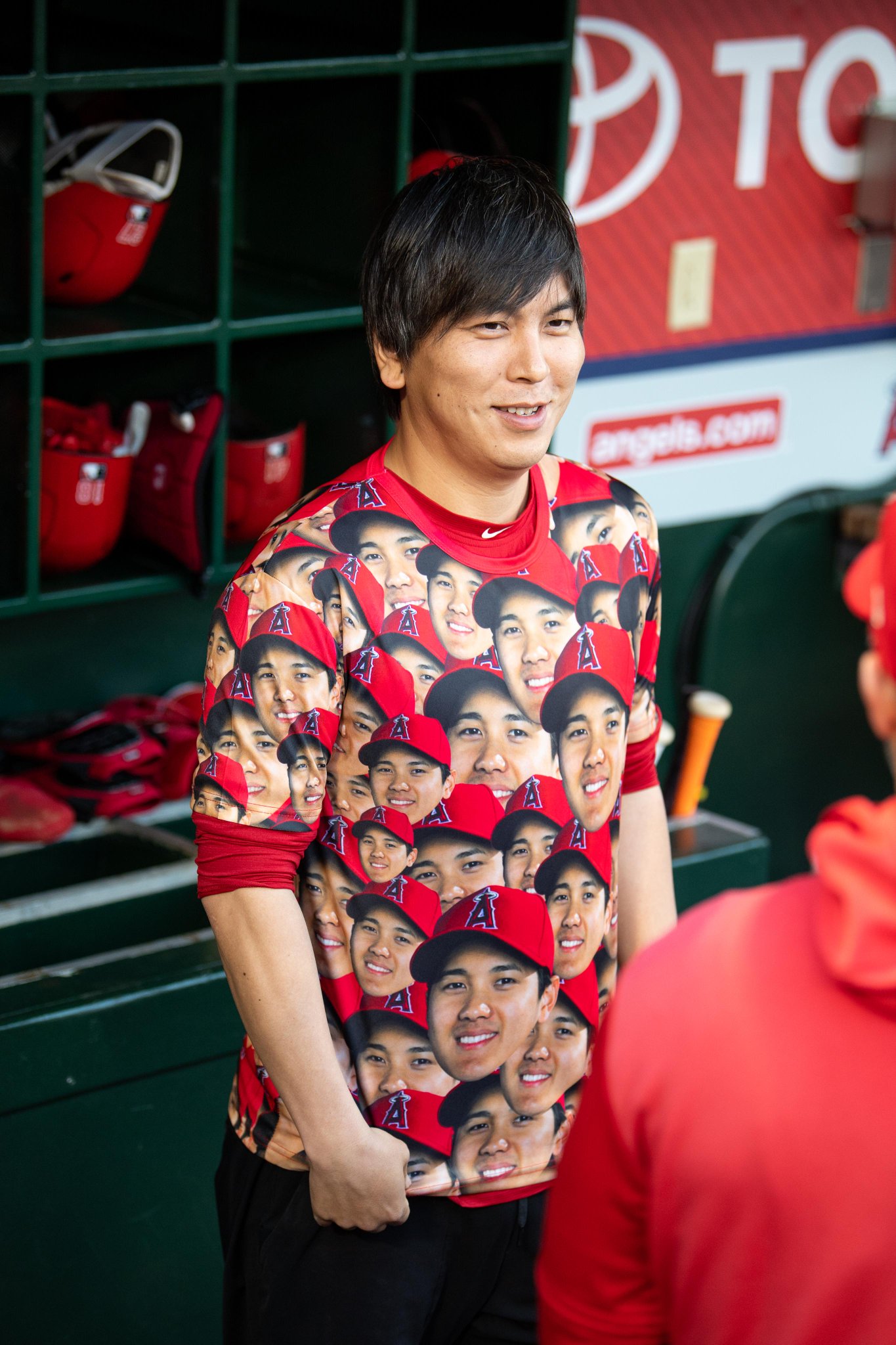 Los Angeles Angels on X: Let's 𝙛𝙖𝙘𝙚 it, this is the moment fashion was  born. The first 30,000 fans in attendance on Tuesday, September 24th will  receive this Ippei-approved Ohtani Shirt, presented