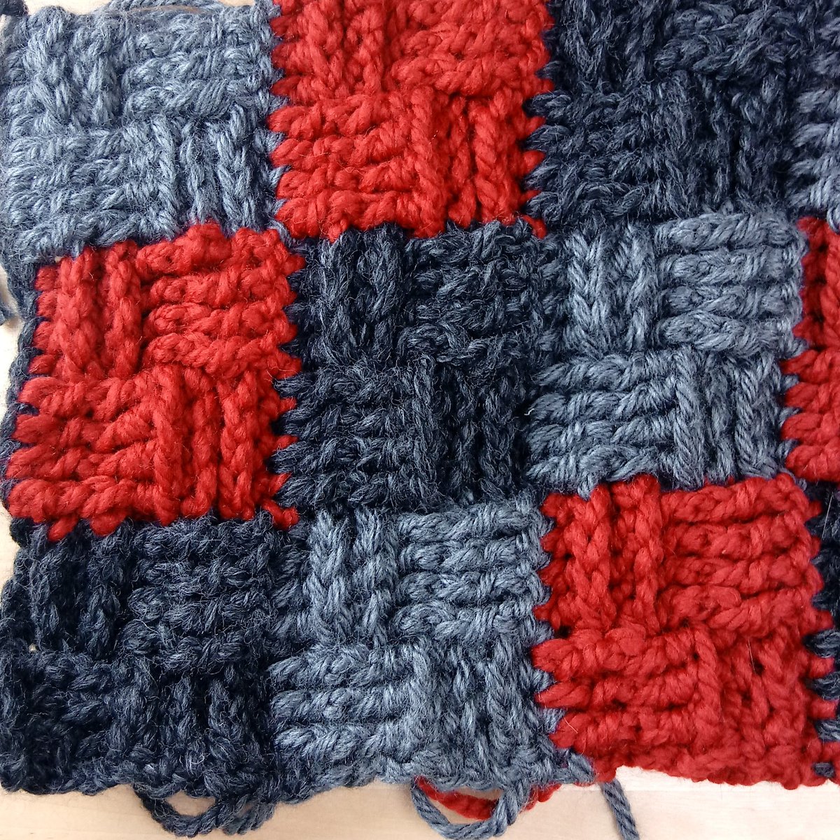 LydiaHawkDesign's tweet photo. Working on a fall bag and loving these colors!!! #wip #fall #crochet #basketweave #messengerbag #pattern #lydiahawkdesigns 
#bag #customdesign #red #black #grey #doublecrochet #etsy #etsyshop #etsyseller #artist #handmade #tuesday #tuesdaymotivation #septemberchallenge #patchwork https://t.co/KrWVRQ395c
