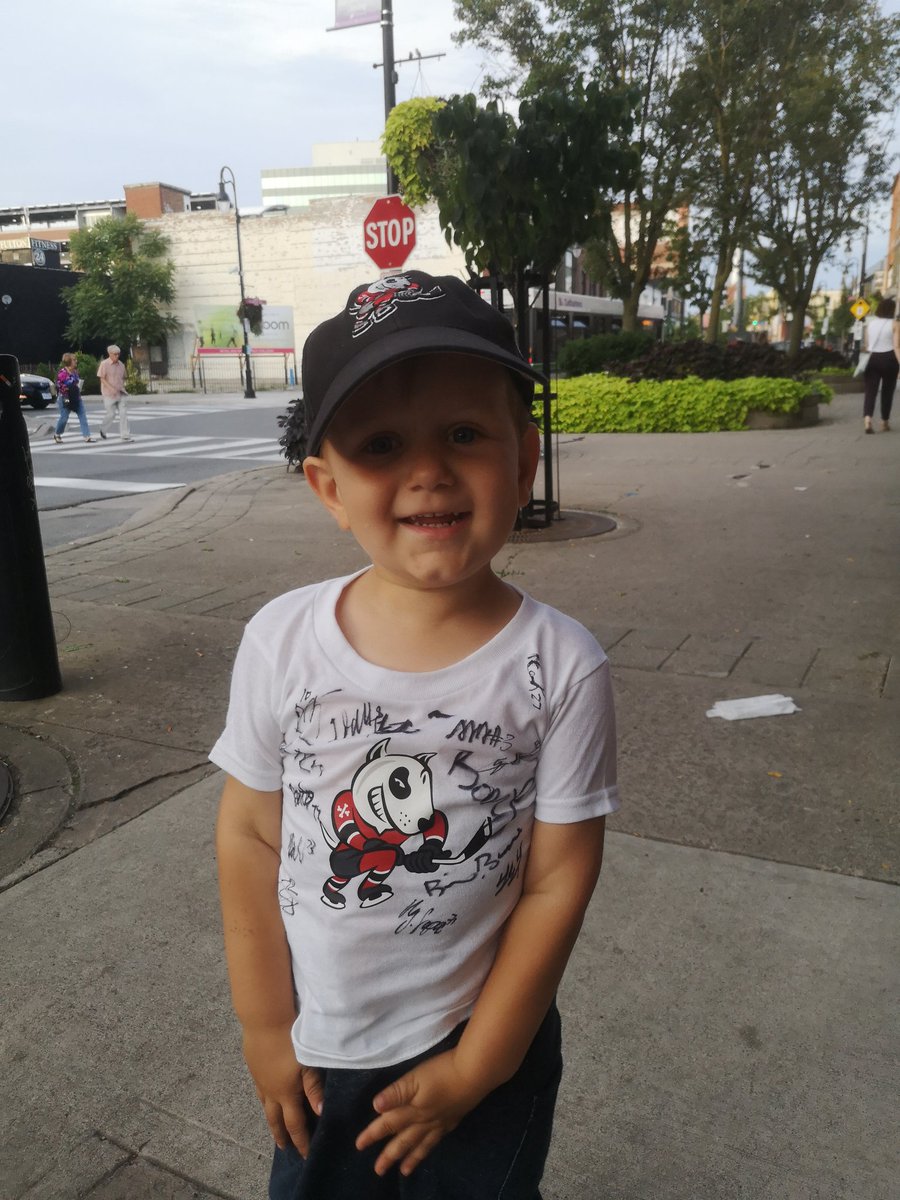 jeff_cunning's tweet photo. This lucky kid was thrilled to meet this year's @OHLIceDogs but his favourite is still @Bones_911 https://t.co/SO739v9yfB