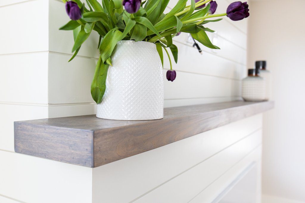 Catalyst_Dev's tweet image. I love the look of the contrasting fireplace mantel. We went with a modern farmhouse look, used birch plywood with custom stain. About 3" thick. #farmhouse #farmhousestyle #farmhousedecor #interiordesign #modernfarmhouse #homedecor #home #interiors #realestate #homedesign