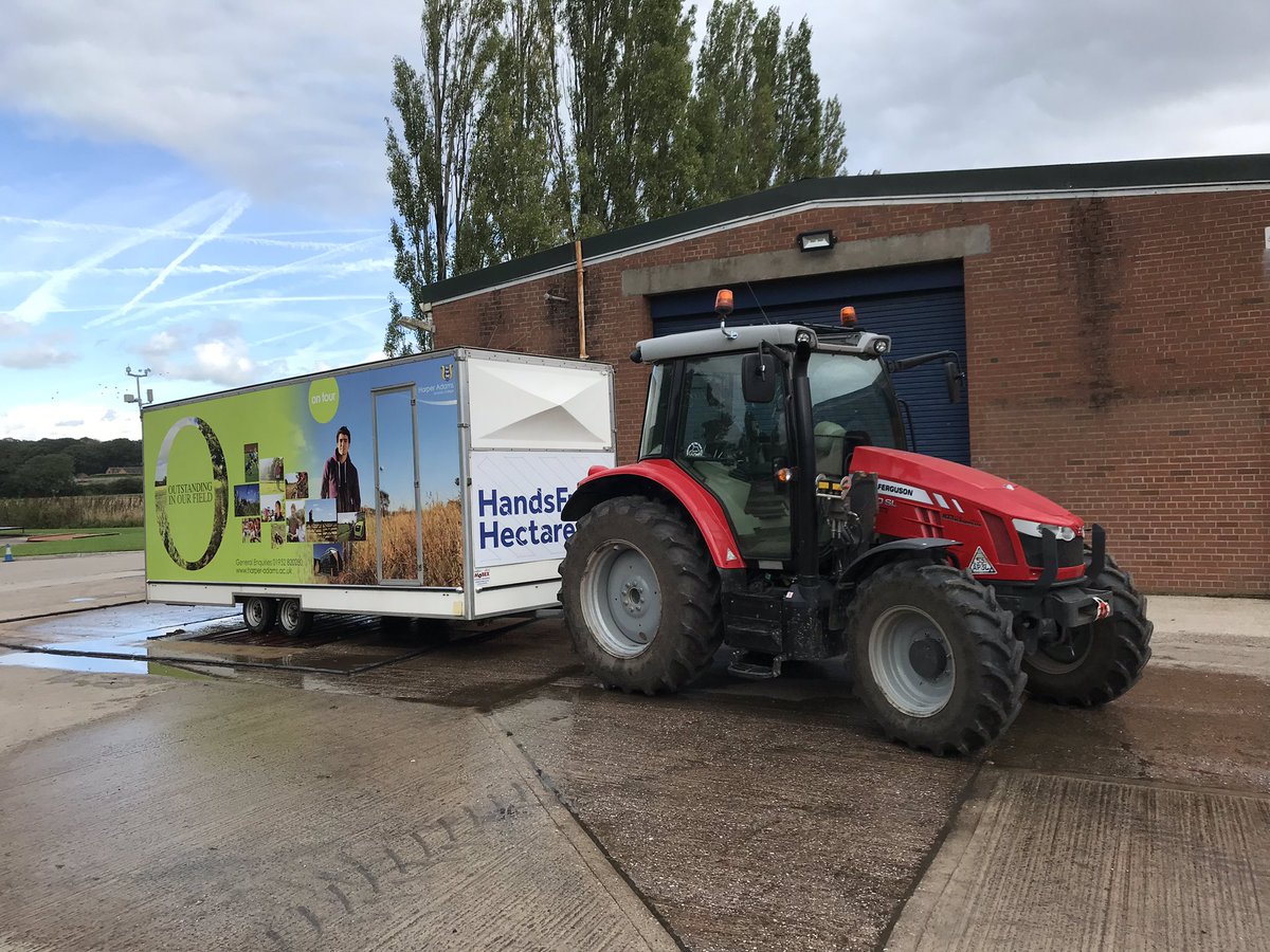 FreeHectare's tweet image. Busy day with the @FreeHectare mission control being moved to Hands Free Farm Yard @HarperAdamsUni &amp;amp; 2 visits at the Eng department. @AgRobotJon talking drones. @AgEngResearch talking lasers. However still found time to give the 🍔 🚛 a good clean 🧼 @PrecisionDec @FarmscanAGUK
