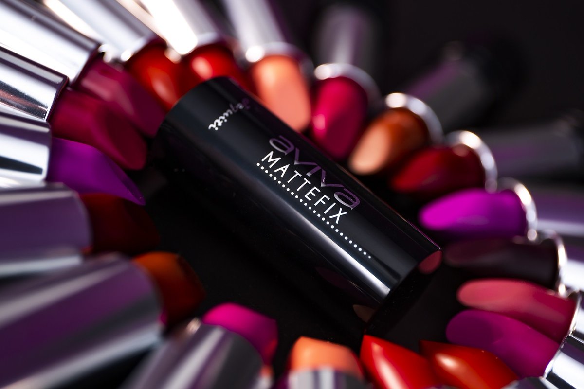 jequiti's tweet photo. Conta pra gente qual é a sua cor de batom preferida da linha Aviva Mattefix! #BatonsJequiti #BatonsAviva #Mattefix #AvivaMattefix https://t.co/pEnVKjOegs