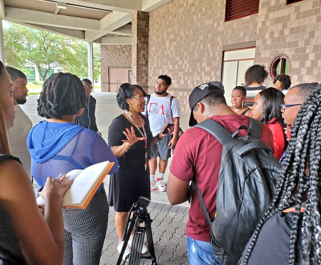 ashlyn_lexi's tweet photo. Professor Serbino Walker prepares her journalism students for the upcoming Democratic Debate that will take place on September 12th at Texas Southern University!
#DemDebateTSU #Houston https://t.co/i3KGNLhPh9