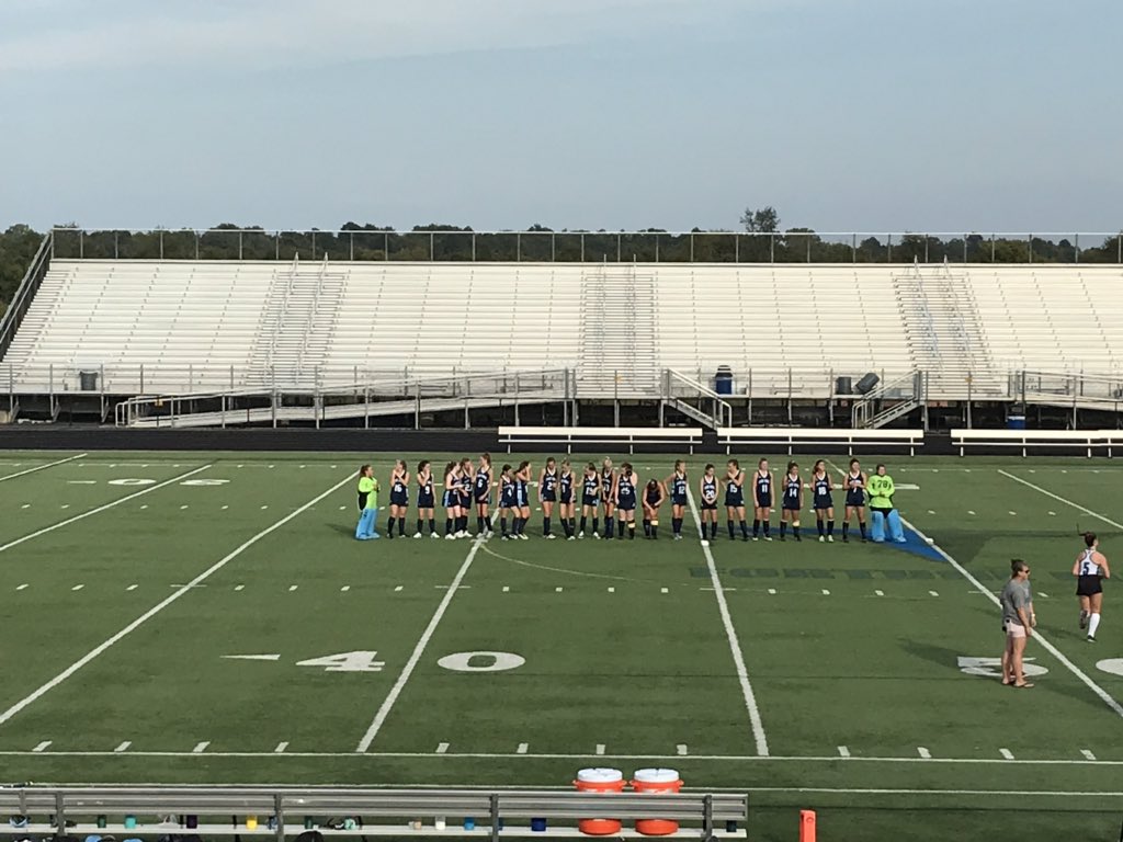 vandygirl1998's tweet photo. Congrats to the SBFH varsity team! Tonight marks their first win of the season, 2-1 over Tuscarora. Proud of how hard this team keeps working - and continues to improve every single game! #SBFH #sboe https://t.co/oxTcSg2GRz