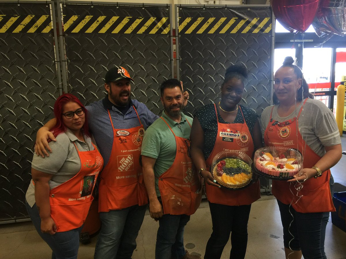 THD3301's tweet photo. Celebrating a huge milestone for Leslie. @shandra_hunt @thdsaltarelli @TonjaBarnicle https://t.co/AzbYBpJlks