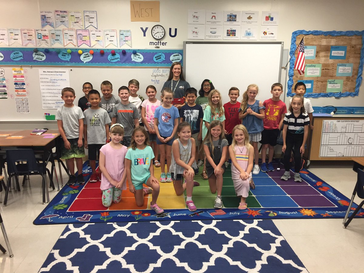 MrsStalcup409's tweet photo. We LOVE our band member adopt-an-athlete, Carleigh! #todayatbes @BridlewoodES https://t.co/ZqNjVWemki