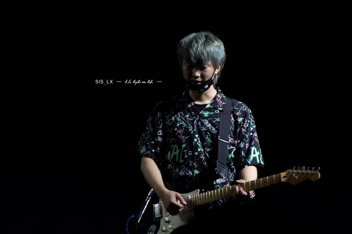 sis_lx's tweet photo. [HQ] 080919
⚡️🎸ULTRABANG🎸⚡️
-High Tension- Chile 🇨🇱 ShowCase
🎸🎶

-No Light ⚡️No Life- 
#HighTension
#Kpopgram #ShowCaseSeoulDay #kpopgramcl #높은장력 #HighTensionInChile #HighTensionInSantiago #FirstShowCase #NoLightNoLife #Lightning #Ultrabang #울티뱅 #OhYunGun #오윤건 https://t.co/tU8Y9GxpO9