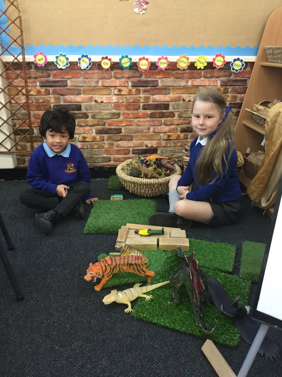 stmarysprimary1's tweet image. Another fun day in Dosbarth 3, we’ve been keeping them very busy! #sortinghoops #writingtable #creativeplay 🐯 ☺️