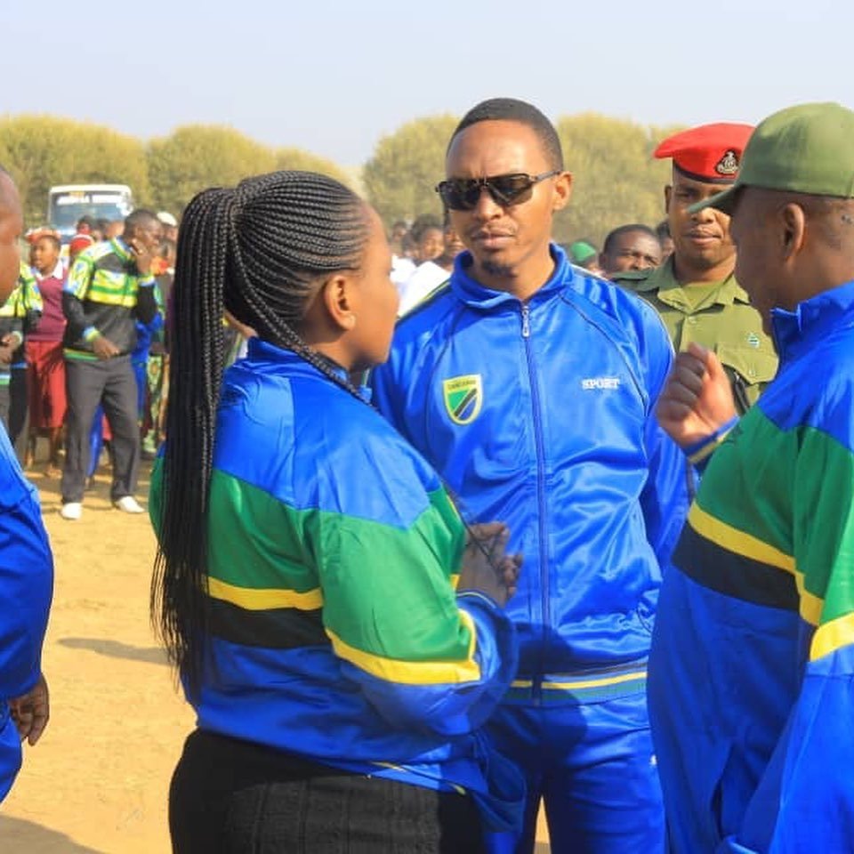 Happyness Seneda tweet media