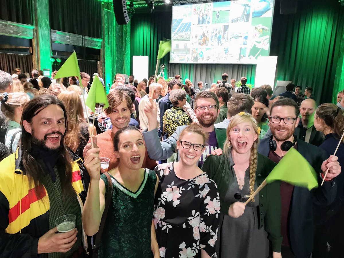 TAKK!!!!
Vi klarte 10% i Nordre Follo og fem representanter er inne og vi er den nye kommunens tredje største parti. Vi kom på niende plass på landsbasis. Ikke dårlig! Nå er vi i forhandlinger, det er spennende.