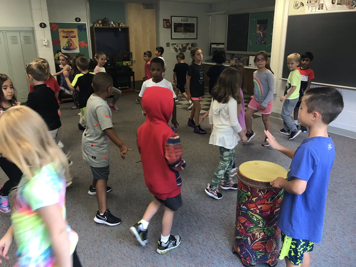 MrsAaronson's tweet photo. 1st grd Ss practiced moving to the steady beat while one student accompanied the class on the drum! @LLEWIXOM https://t.co/hlhsvZ50YN