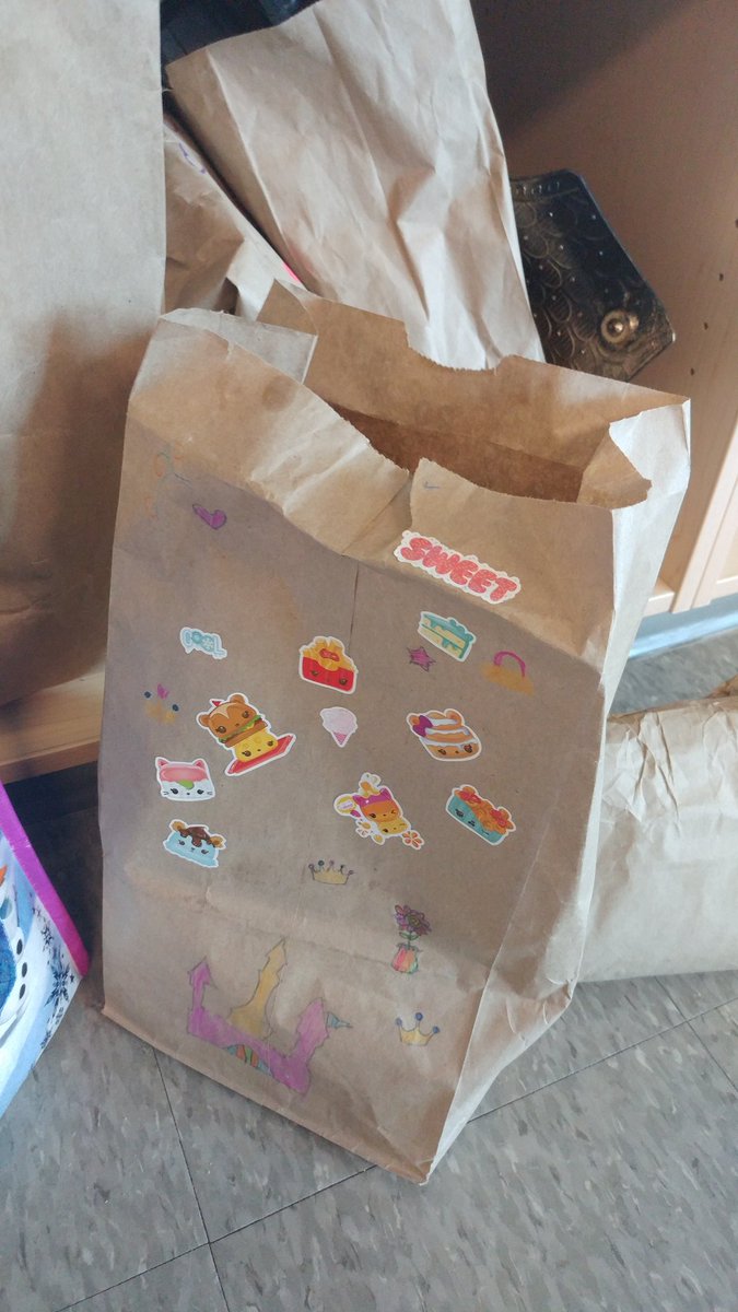 JessopJS's tweet image. Students presented Brown Bag Autobiographies all week. I learned so much about what&apos;s special to each student. Super job!!