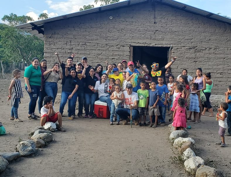 jcimerendon's tweet photo. 📍El pasado sábado #JCIMERENDON realizó su proyecto #ConstruyendoSonrisas el cual beneficio al Hogar de Niños Hermanas Agustinas 🏠 en Cofradía.
Agradecemos 🙌🏻 a nuestros patrocinadores, a las diferentes personas que se sumaron y a los miembros por su continuo compromiso. https://t.co/70ZoyvVXgT