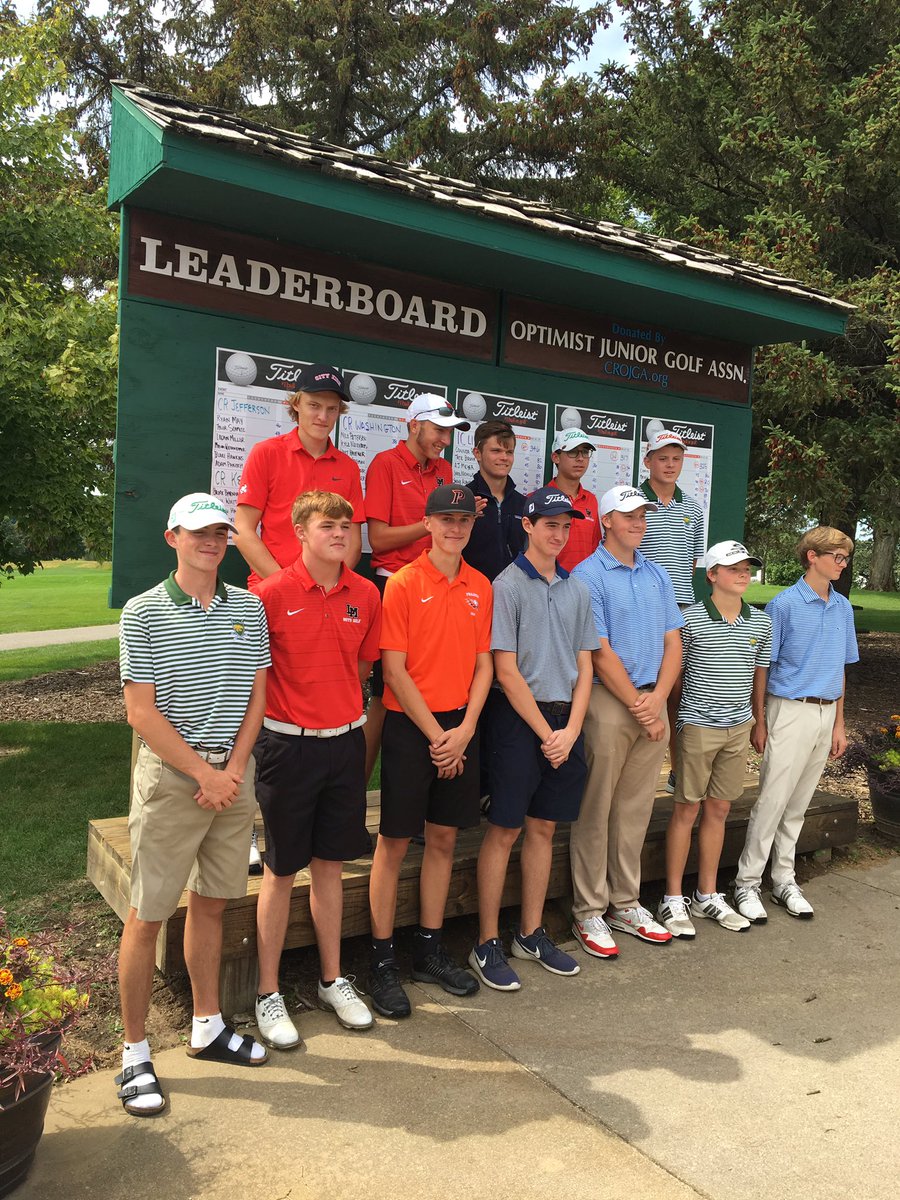 JFKGOLF's tweet photo. Boo-yah the Cougars won the CRANDIC for the first time since 2014! Contributing to the team score of 312 was our champ Brock’s 71 (won by 3 strokes), Gannon’s 77, Josh’s 80, AJ’s 84. Brady and Carter also participated. #3puttpar #casualwater #bdubs https://t.co/LaWbZ3Joil