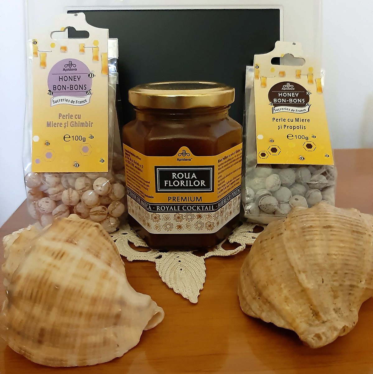 dixi220's tweet photo. #sanatate #imunitate #produseapicole #miere #propolis #apidava #blogger #brander #albine #polen #laptisordematca #ghimbir #healthyfood #bloggerexperience #apidavahoney #remediinaturale #energie https://t.co/IK4D7Rw3Db