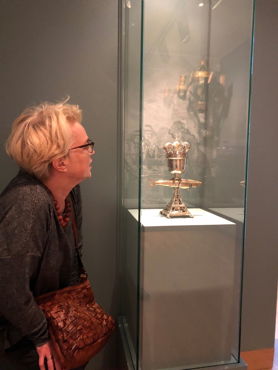 De expositie "Beet" in Dordrechts Museum bezocht. Prachtig. Met Jeanne Hogenboom de  haringkroon en haringbeker uit <a href="/museumVL/">Museum Vlaardingen</a> daar gezien.