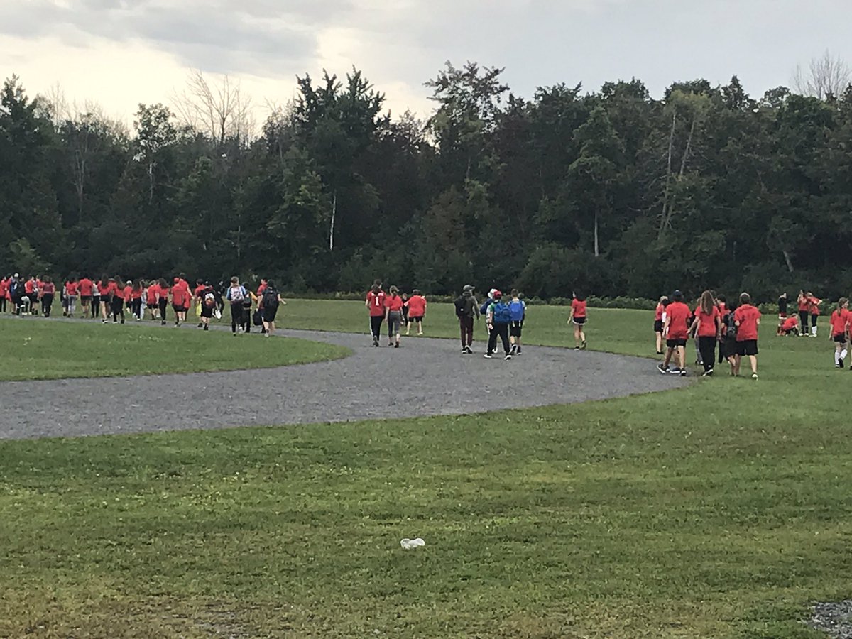 SacredHeartOCSB's tweet photo. It’s great to see all the students after school trying out for Fall Interscholastic Sports🏈⚽️🏉 @SacredHeartOCSB #ocsb #ocsbBeWell #SHHSAthletes #OurSHHS #SHHSProud https://t.co/q4vqlkLc1j