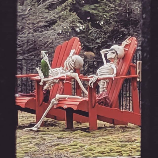 ParkShenanigans's tweet photo. Looks like @canadaswonderland is getting set for #halloweenhaunt! #themeparkphotography #halloween https://t.co/mdIgM9B65l https://t.co/grOGu8EAYv
