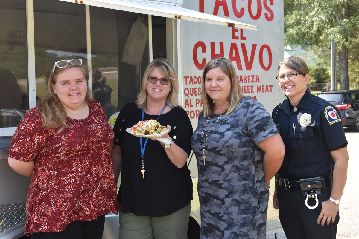 rcsraiders's tweet photo. Thank you Taco Loko for helping us celebrate Cordova Middle School for no longer being considered low performing! And congratulations to all of our staff, admins and teachers at Cordova Middle for their hard work and dedication to our students' success! #bettertogether #teamRCS https://t.co/XHWyx1HQlu
