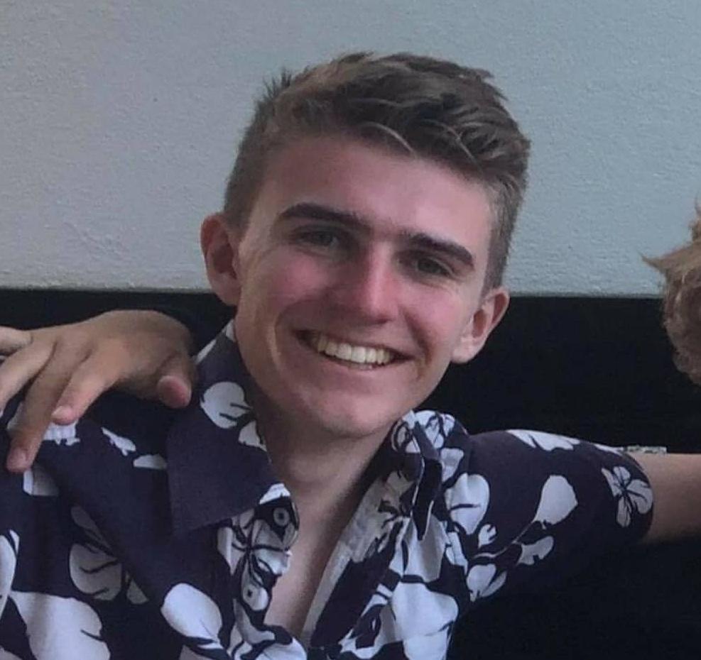 ***MEET THE COMMITTEE***
Name: Peter Bradley
Position: Captain 2/2
Age: 19
Degree: 2nd Year Mechanical Engineering 
Favourite uni sailing moment: Yachtingham 🇬🇷 (annual sailing trip)
#FindYourActive
#breezeon
#sailingisasport
#greenandgold