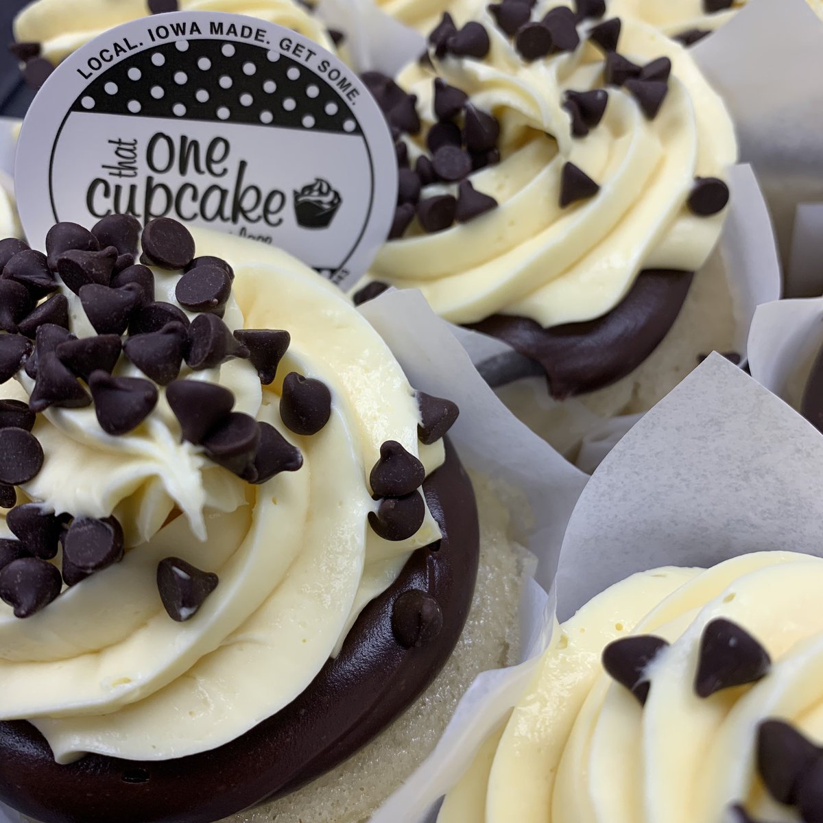 ThatOneCupcake's tweet photo. Happy Tuesday. #thatonecupcakeplace https://t.co/jbTnq9IiLH