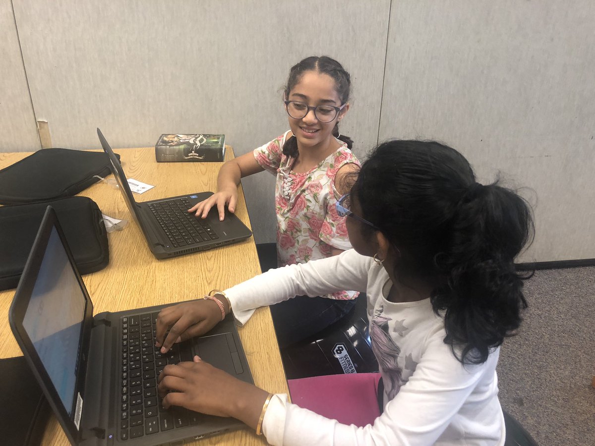 FeckoTech's tweet image. Super fun learning using flash card factory today for Caesar’s English! We love  @PearDeck!!!! #fcpsaap @PoplarTreeES