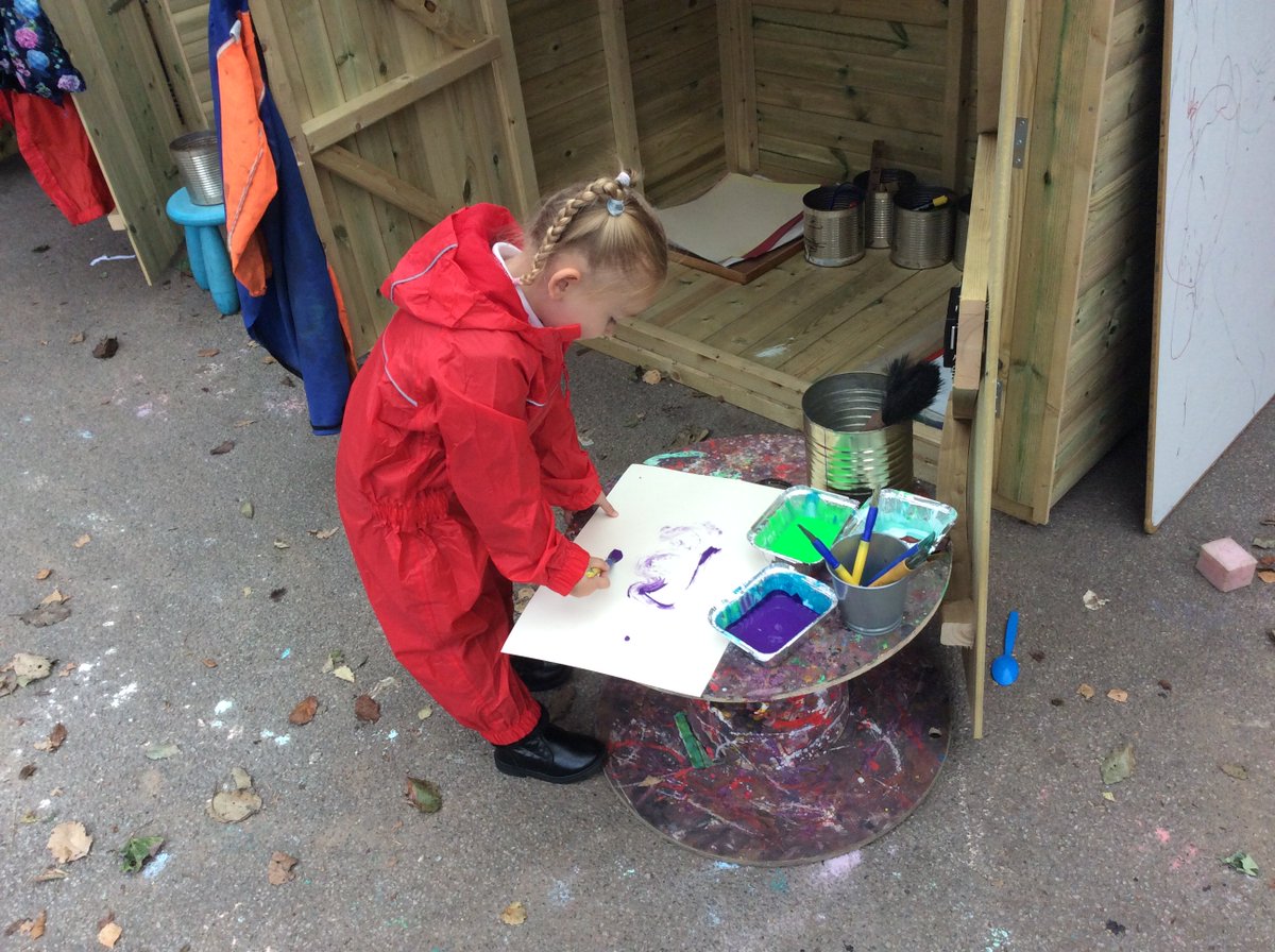 LowRoadEYFS's tweet photo. The children in Reception have had so much fun exploring some of our new outdoor resources. #MusicFedederation https://t.co/uvNxIqQcRa