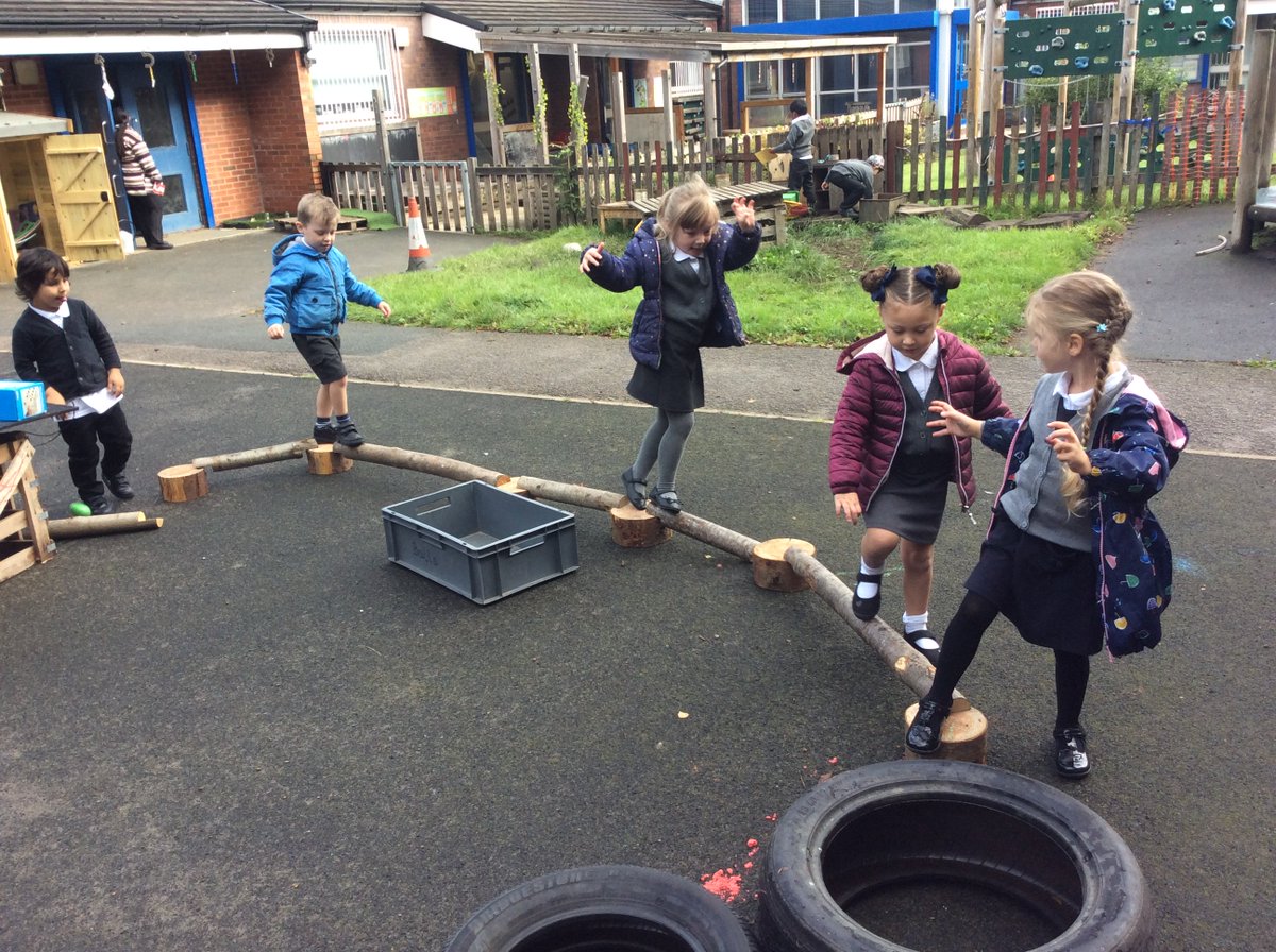 LowRoadEYFS's tweet photo. The children in Reception have had so much fun exploring some of our new outdoor resources. #MusicFedederation https://t.co/uvNxIqQcRa